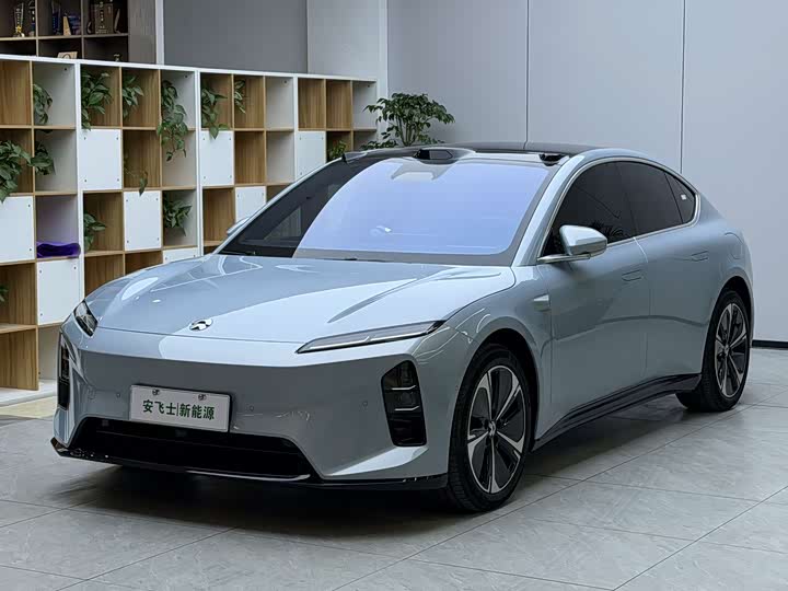 Фото 1 - Nio ET5