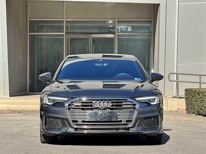 Фото 2 - Audi A6L
