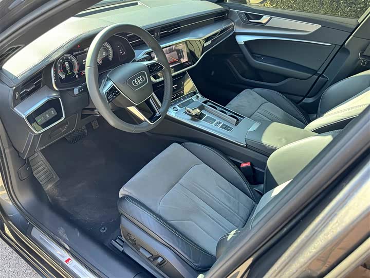 Фото 4 - Audi A6L