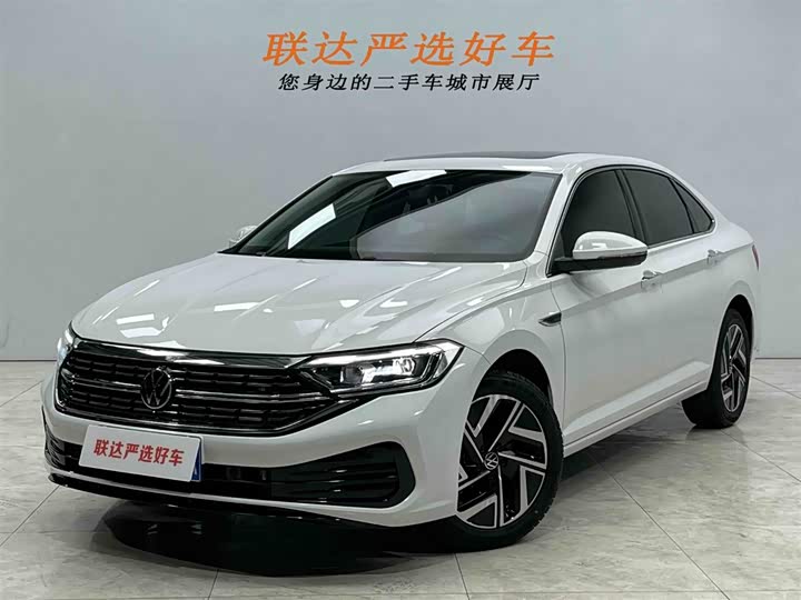 Photo 1 - Volkswagen Sagitar L