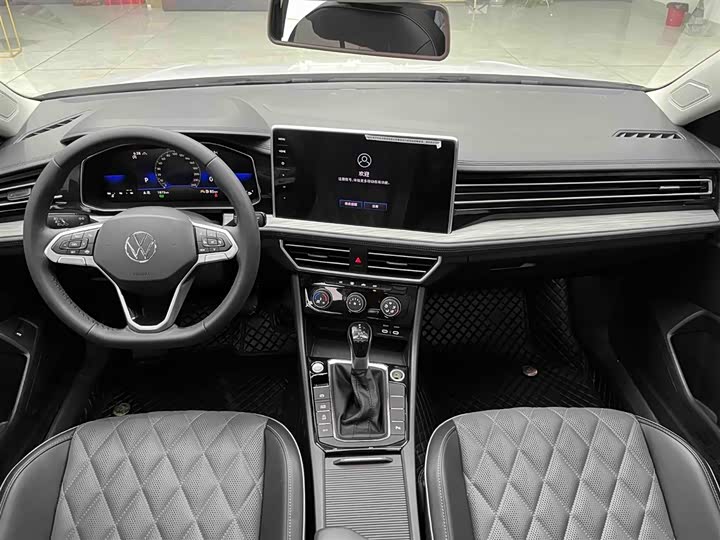 Photo 2 - Volkswagen Sagitar L