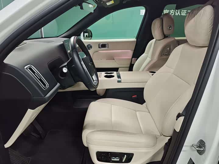 Фото 8 - LiXiang L8