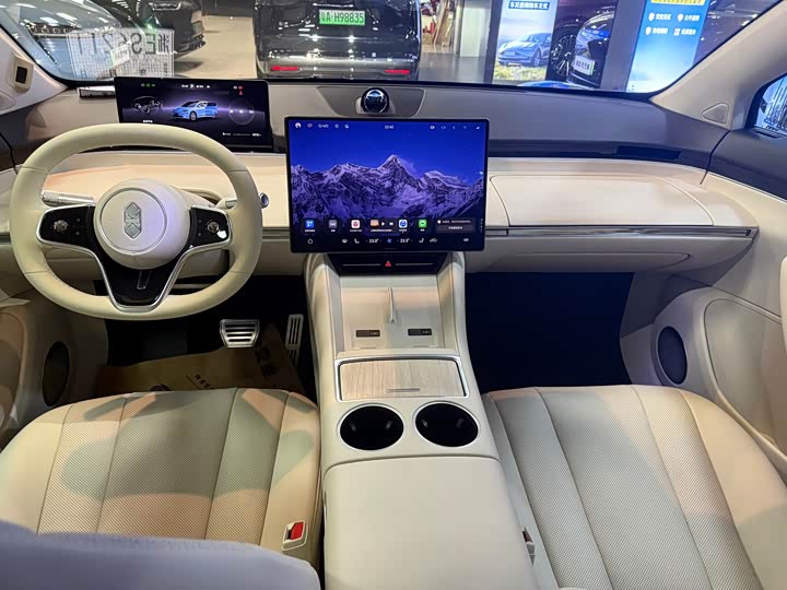 Фото 7 - Luxeed R7