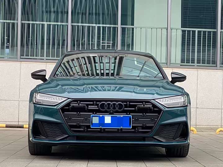 Фото 2 - Audi A7L
