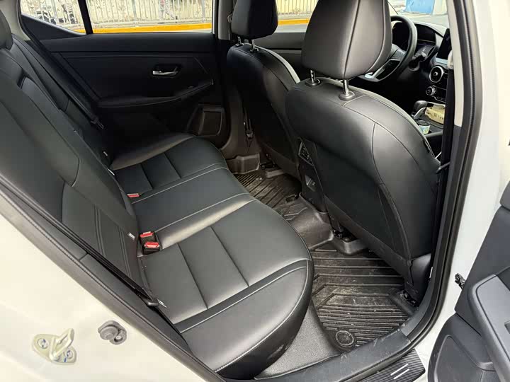 Фото 9 - Nissan Sylphy