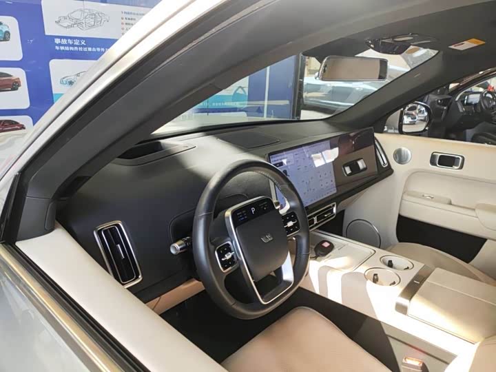 Фото 6 - LiXiang L8