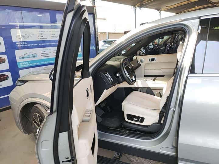 Фото 8 - LiXiang L8