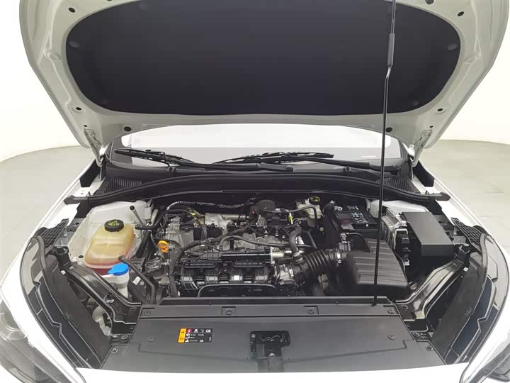 Фото 6 - Roewe i5