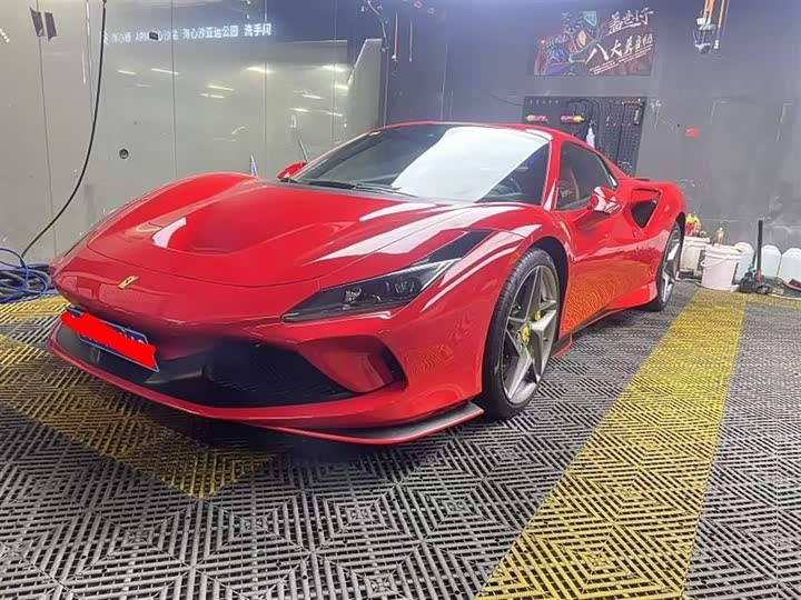 Photo 1 - Ferrari F8