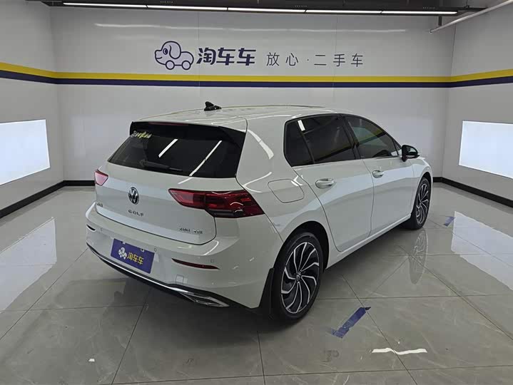 Фото 3 - Volkswagen Golf