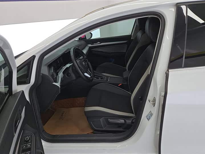 Фото 9 - Volkswagen Golf