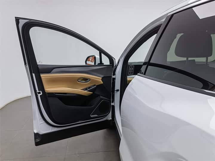 Фото 8 - BYD Song L DM-i Hybrid