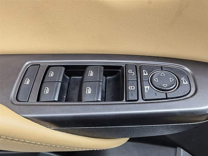 Фото 9 - BYD Song L DM-i Hybrid