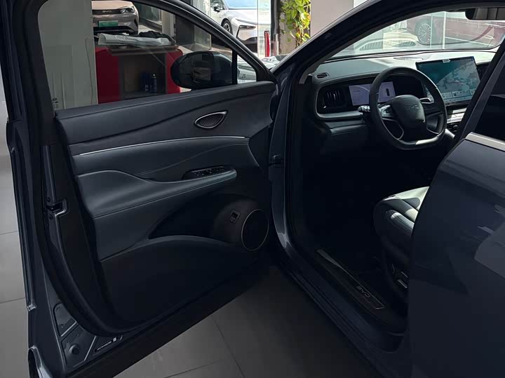 Фото 8 - BYD Sea Lion 07 DM-i Hybrid