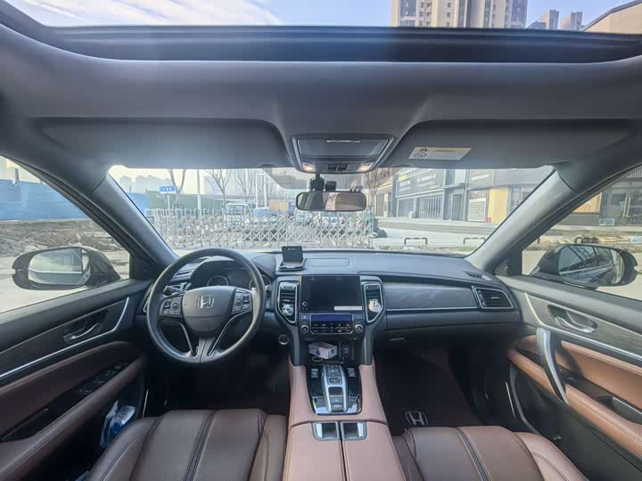 Photo 4 - Honda UR-V