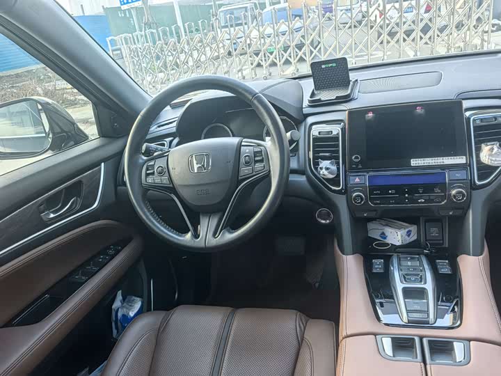 Photo 8 - Honda UR-V