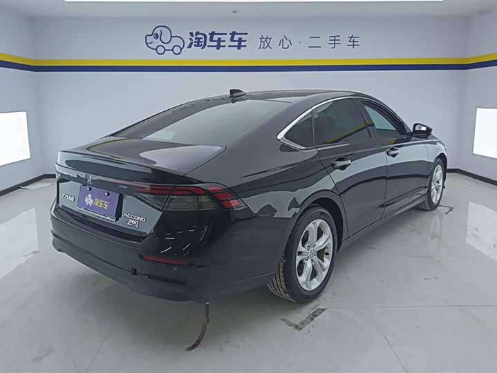 Фото 3 - Honda Accord