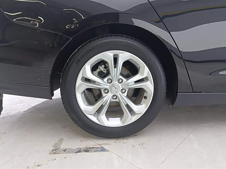 Фото 6 - Honda Accord