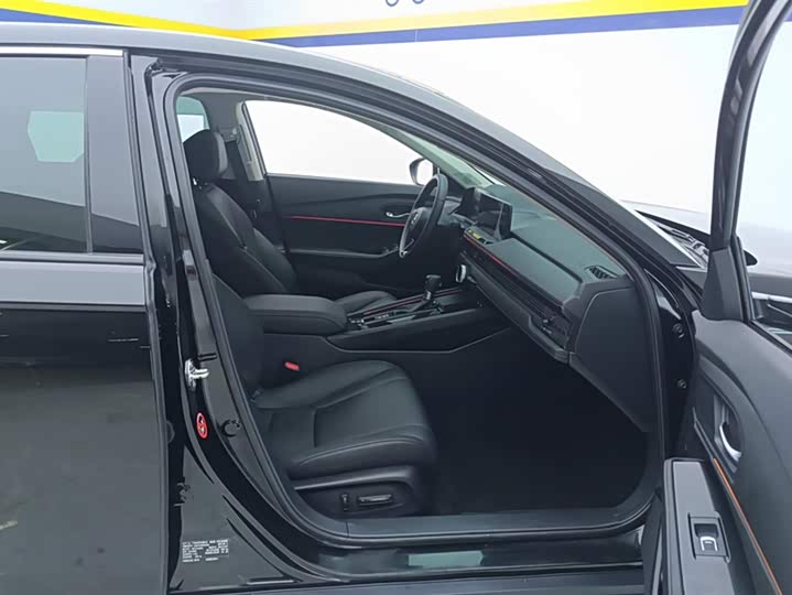 Фото 8 - Honda Accord