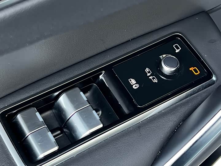 Фото 9 - Jaguar F-Pace