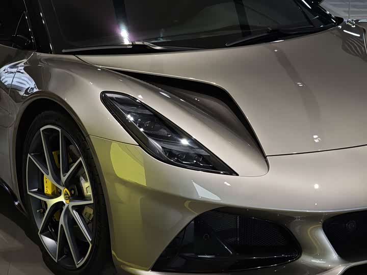 Фото 3 - Lotus Emira