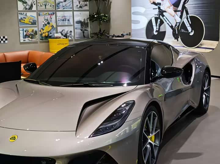 Фото 6 - Lotus Emira