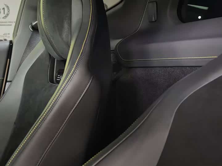 Фото 9 - Lotus Emira