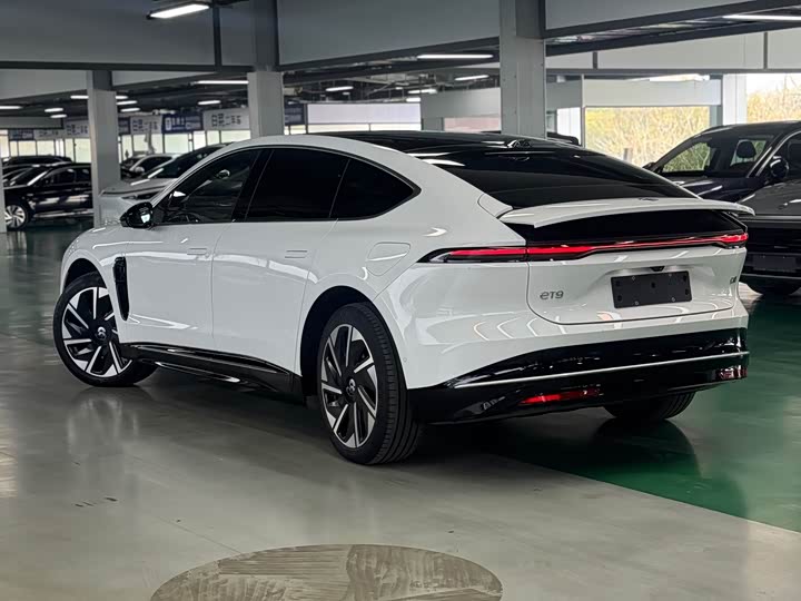 Photo 4 - Nio ET9