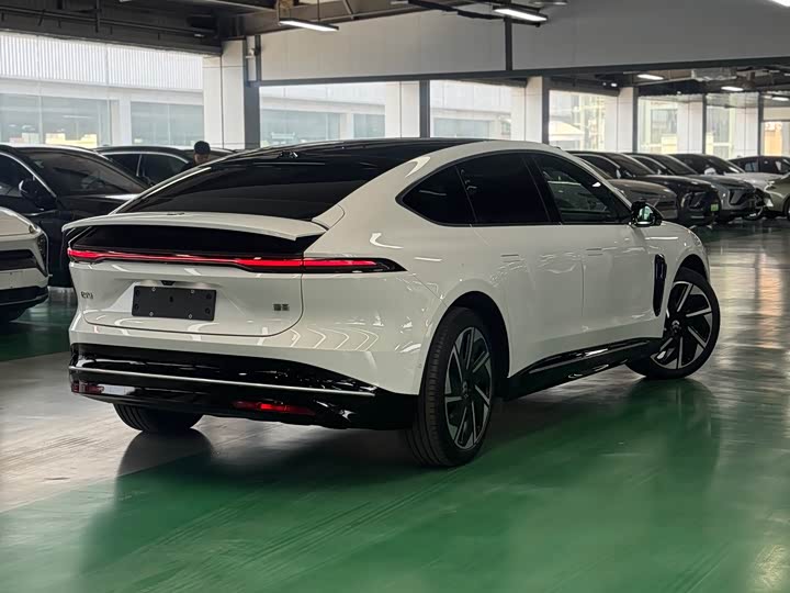 Photo 5 - Nio ET9