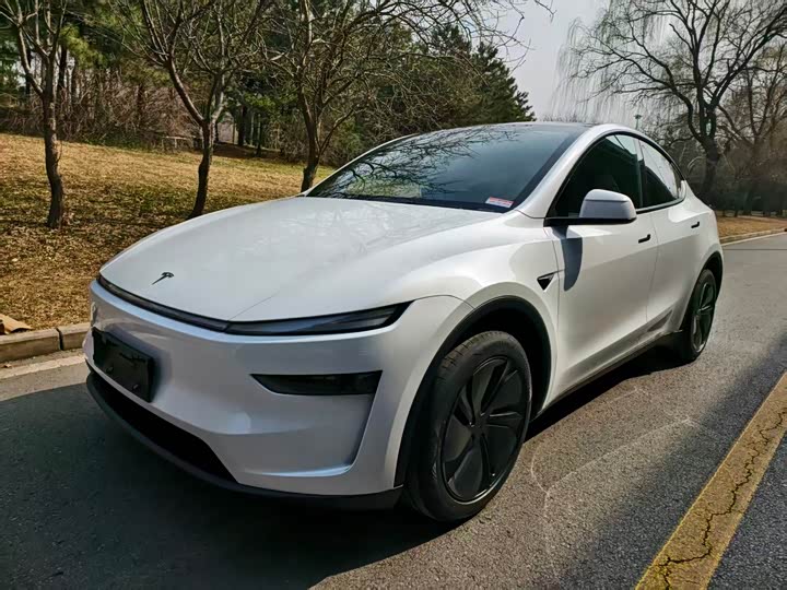 Фото 2 - Tesla Model Y