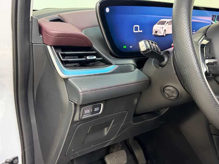 Photo 6 - Buick GL8 Century