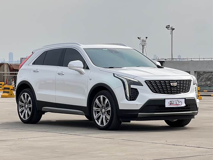 Photo 7 - Cadillac XT4