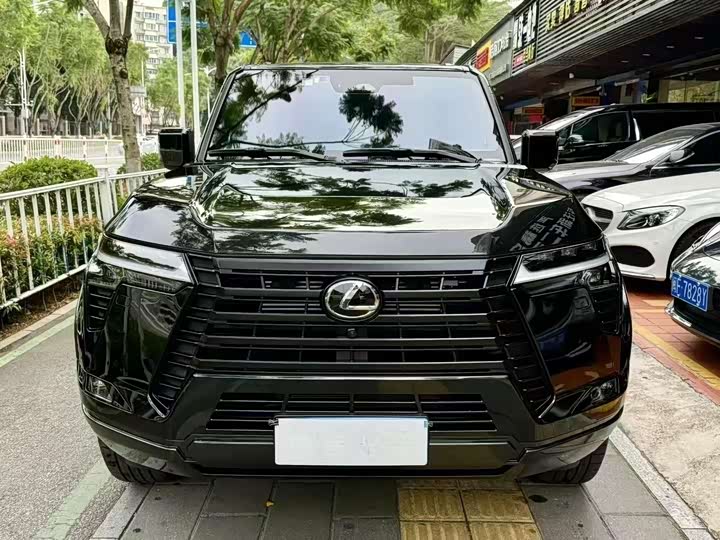 Photo 2 - Lexus GX
