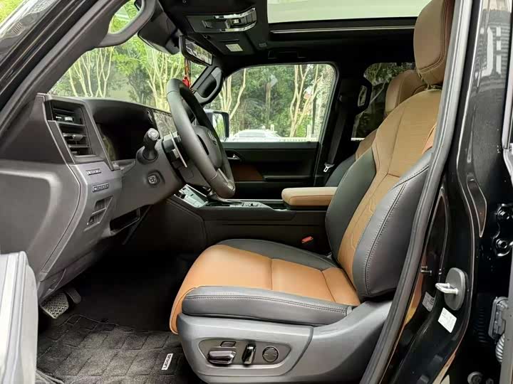 Photo 3 - Lexus GX