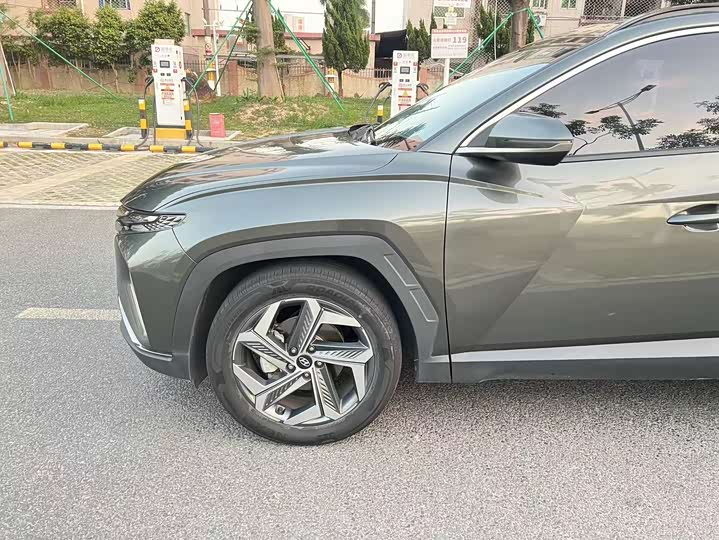 Фото 8 - Hyundai Tucson L