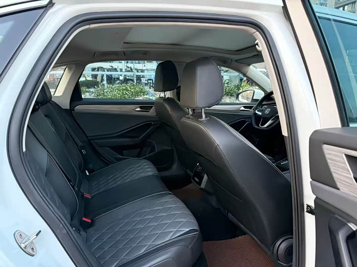 Фото 8 - Volkswagen Sagitar L