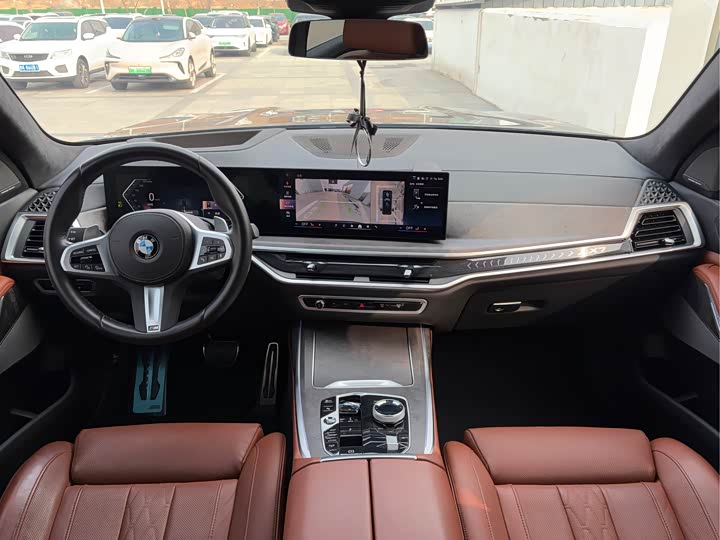 Фото 9 - BMW X7