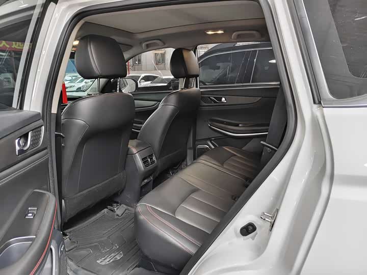 Фото 6 - Changan CS75