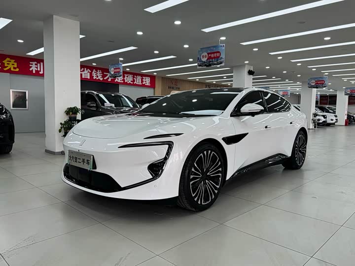 Фото 1 - Avatr 12