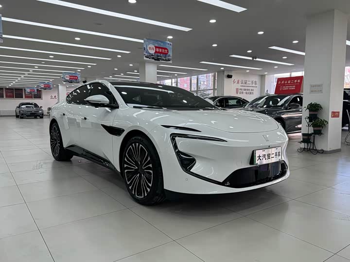 Фото 3 - Avatr 12