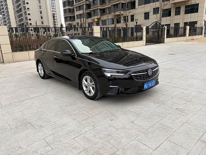 Photo 3 - Buick Regal