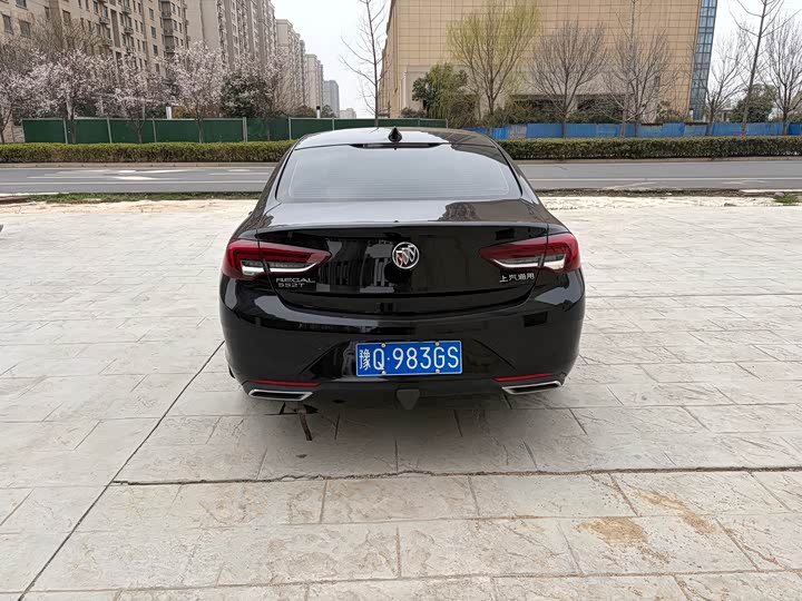 Photo 5 - Buick Regal