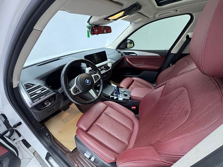 Фото 4 - BMW iX3