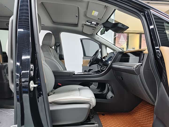 Фото 5 - GAC Trumpchi M8