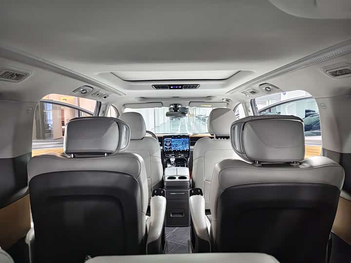 Фото 8 - GAC Trumpchi M8