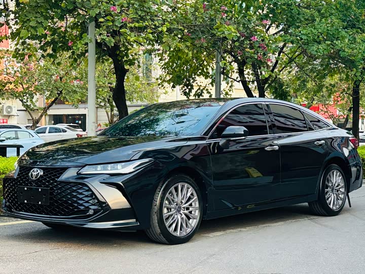 Photo 1 - Toyota Avalon