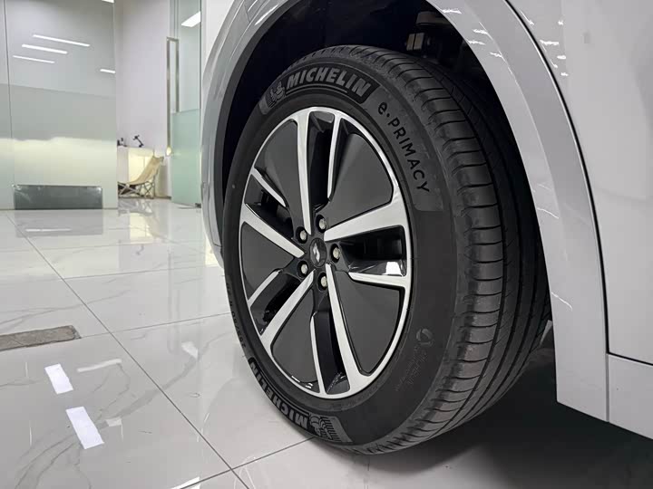 Фото 7 - LiXiang L8