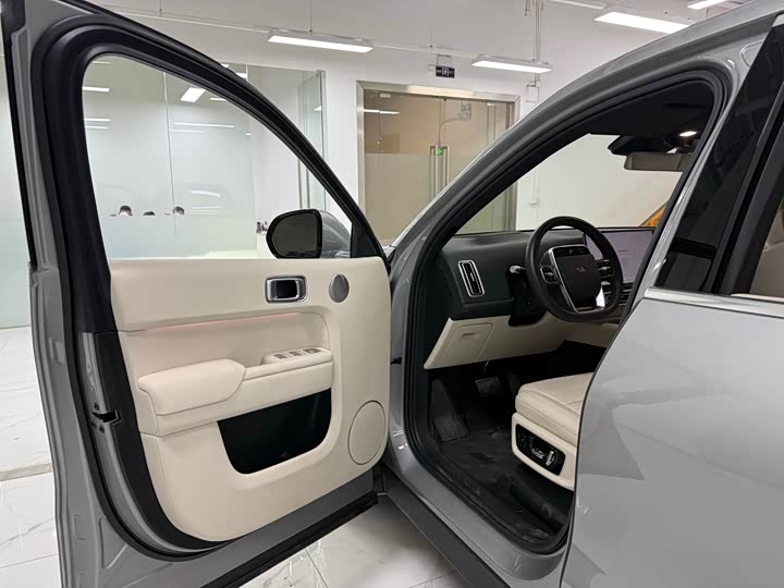 Фото 8 - LiXiang L8