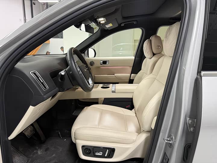 Фото 9 - LiXiang L8