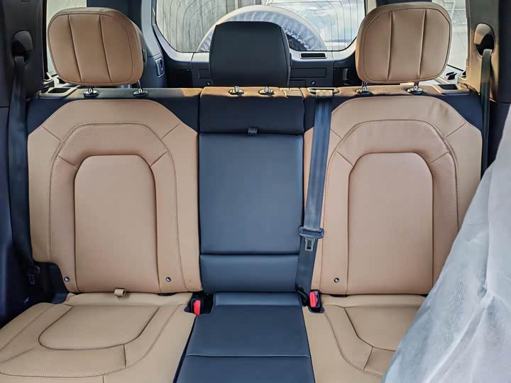 Photo 7 - Land Rover Defender